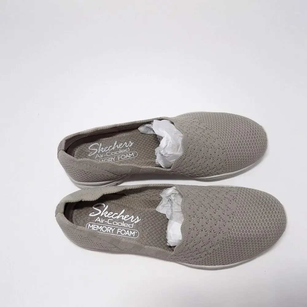 SKECHERS Seager Scallop Slipon Sneaker in Taupe Women's- Size 6.5 - Brand New